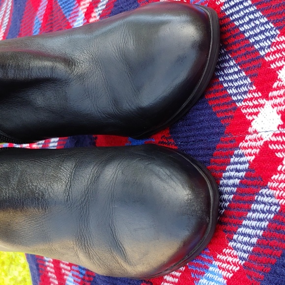Adrienne Vittadini Black Leather Heel Ankle Boots in size 9 - Picture 8 of 13